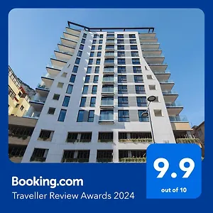 Apartment Brand New Luxury 1 Bed 2 Bath - & Pool, Gibraltar