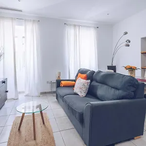 Apartment 2br In The Zoko Contemporary And Convenient, Gibraltar